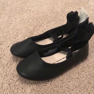 Cross ankle ballet flats
